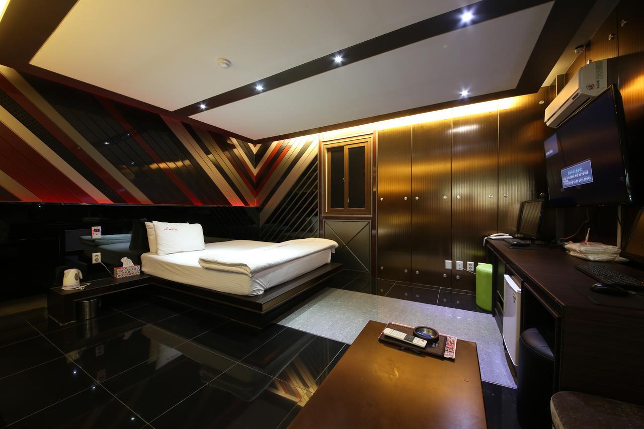Daegu Piano Motel Exterior photo